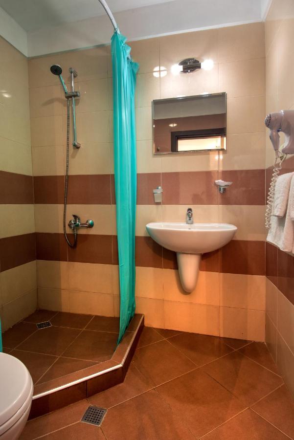 Ariana Hotel Kiten  Ngoại thất bức ảnh